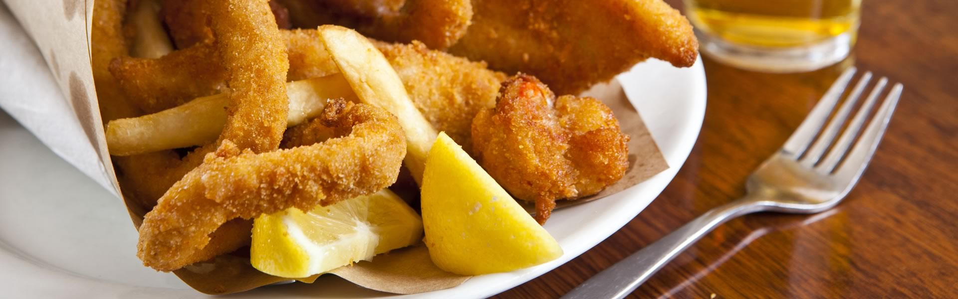 fish-frenzy-hobart-tasmania-seafood-restaurant-serving-fish-chips